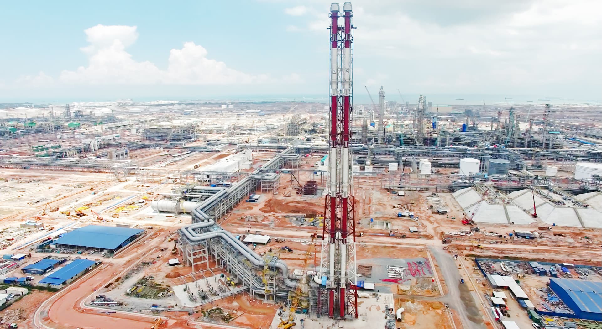 Tallest Flare Stack
supported by
Derrick Structure